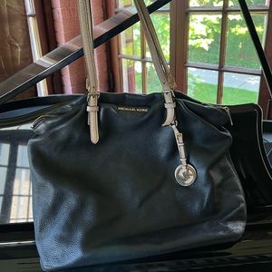 Michael Kors Jet Set Soft Leather Tote (Large)